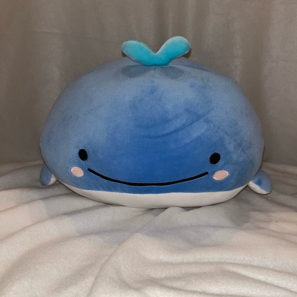 Jinbesan Whale Plush Kokujira Mochi